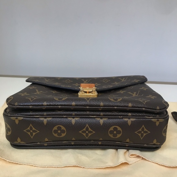 Authentic Louis Vuitton Metis - Picture 4 of 8